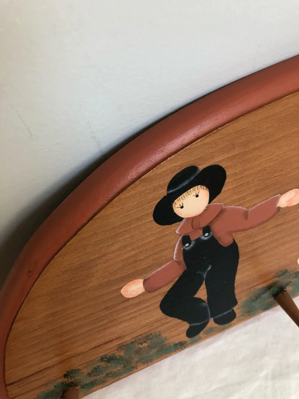 Vintage 80’s Amish Folk Art Wall Hanger With Pegs